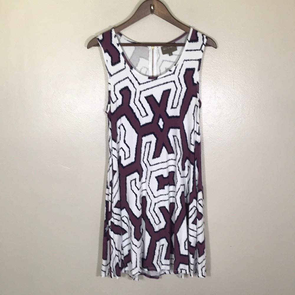 Bel Kazan Women's Large Shift Dress White Burgundy Geometric Print Pockets